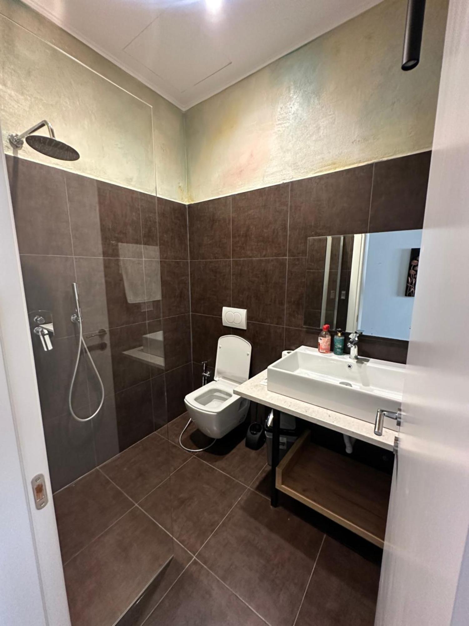 Central Comfort Suites Tirana Exterior photo