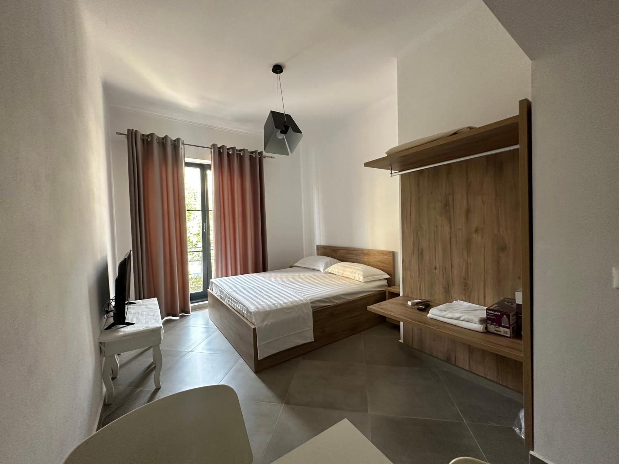 Central Comfort Suites Tirana Exterior photo