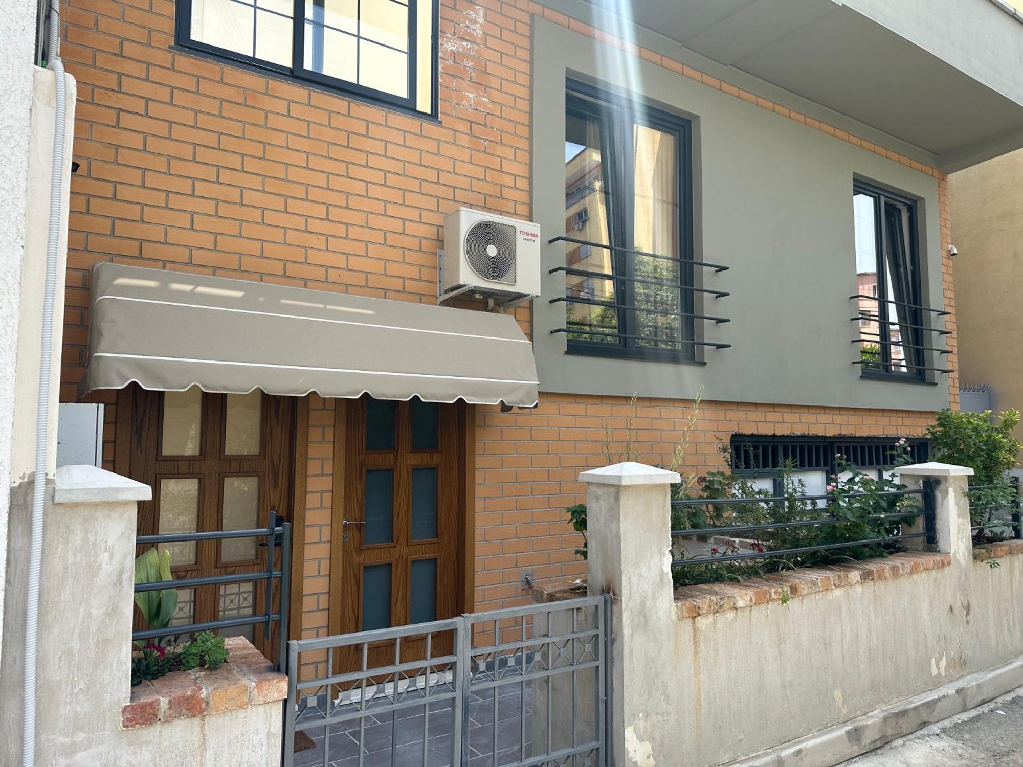 Central Comfort Suites Tirana Exterior photo