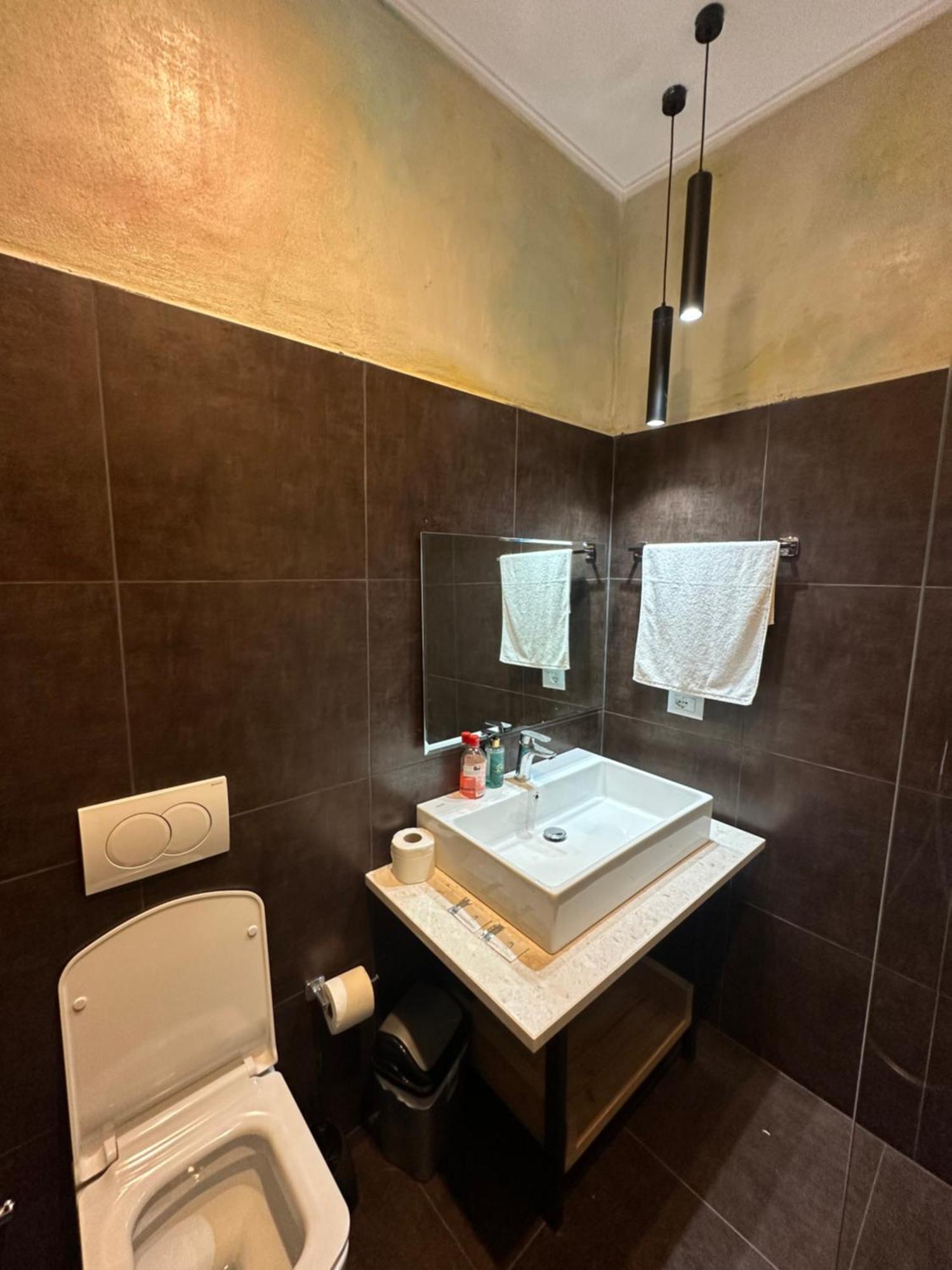 Central Comfort Suites Tirana Exterior photo