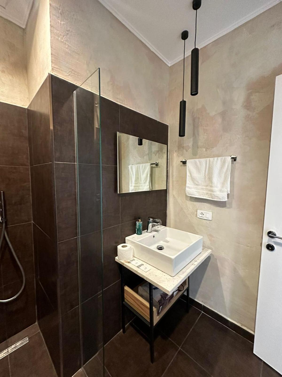 Central Comfort Suites Tirana Exterior photo